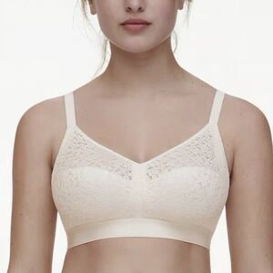 Chantelle 13F8 Norah Supportive Lace Wireless Bra Cream Size 40 DDDD (40G)  NWT